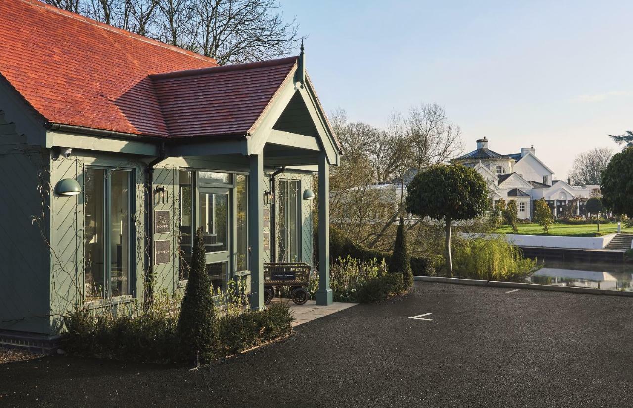 Monkey Island Estate - Small Luxury Hotels Of The World Bray Dış mekan fotoğraf The former station building